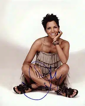 HALLE BERRY xFemale Celebrity Photo Signed In Person
